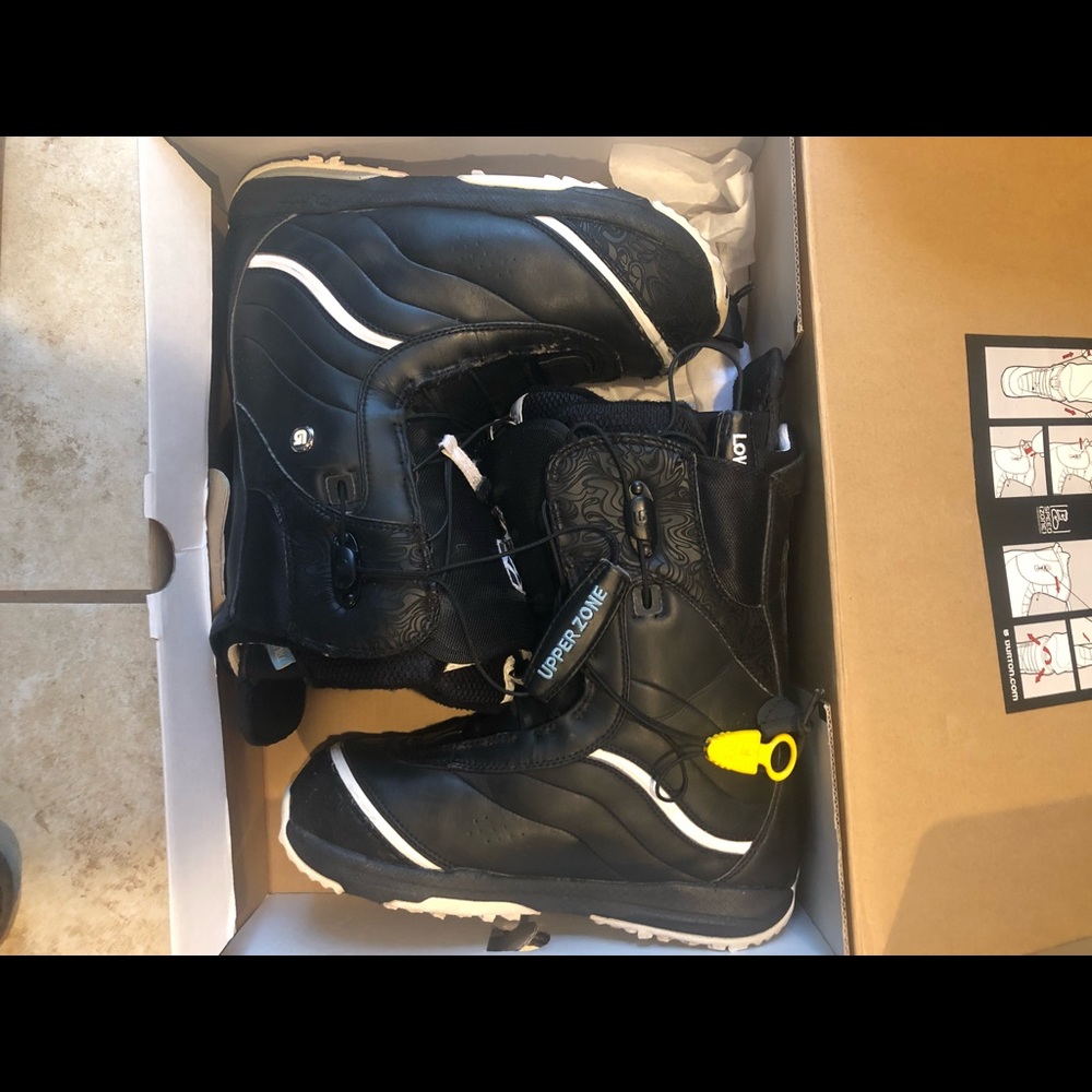 Snowboard Boots- Burton W black